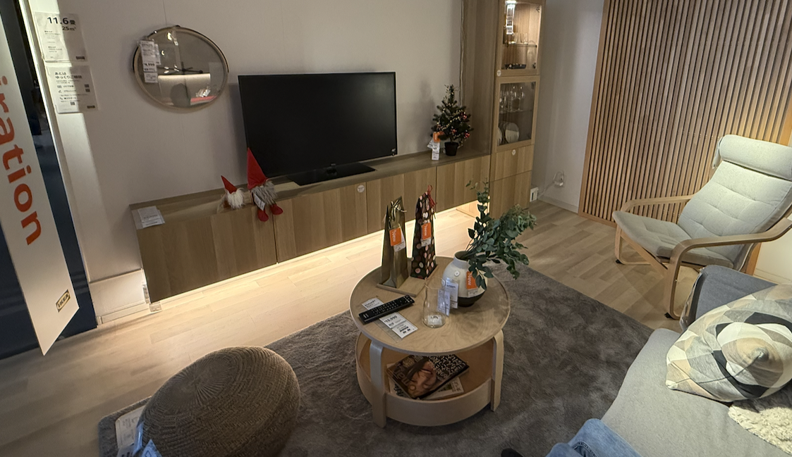 IKEAのTVフロートボード下にLEDテープライト